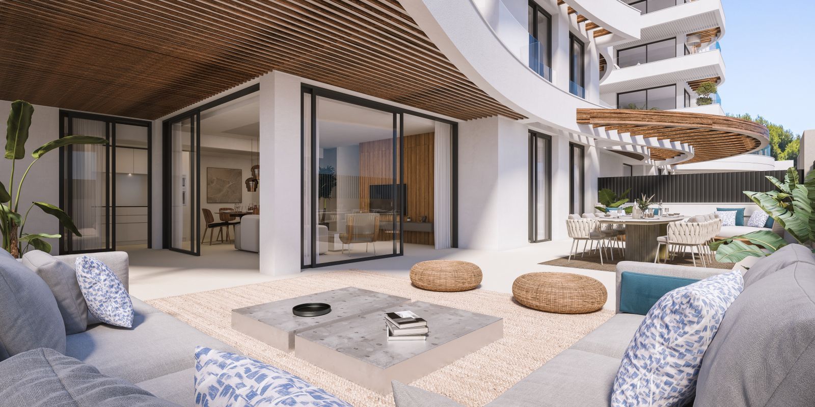 Marina Golden Bay terrass med moderna möbler och utsikt.